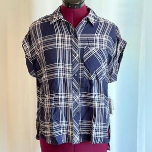 Button down plaid shirt size small